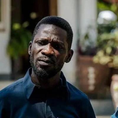 የኡጋንዳው ጄነራል ሙሁዚ ካይኔሩጋባ  በምርጫ ዋነኛ ተፎካካሪ የነበረውን ፕሬዝዳንታዊ ዕጩ እጁን እንዲሰጥ አስጠነቀቁ።